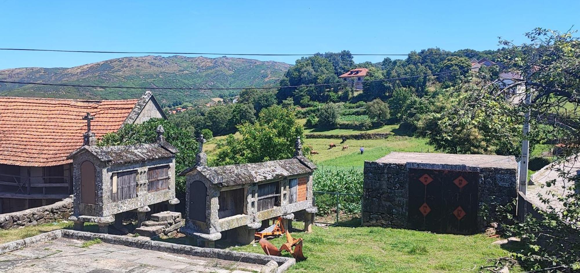 Pe Na Aldeia * Outeiro (Tras-Os-Montes)